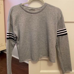 Girls gray crop sweatshirt, size 16